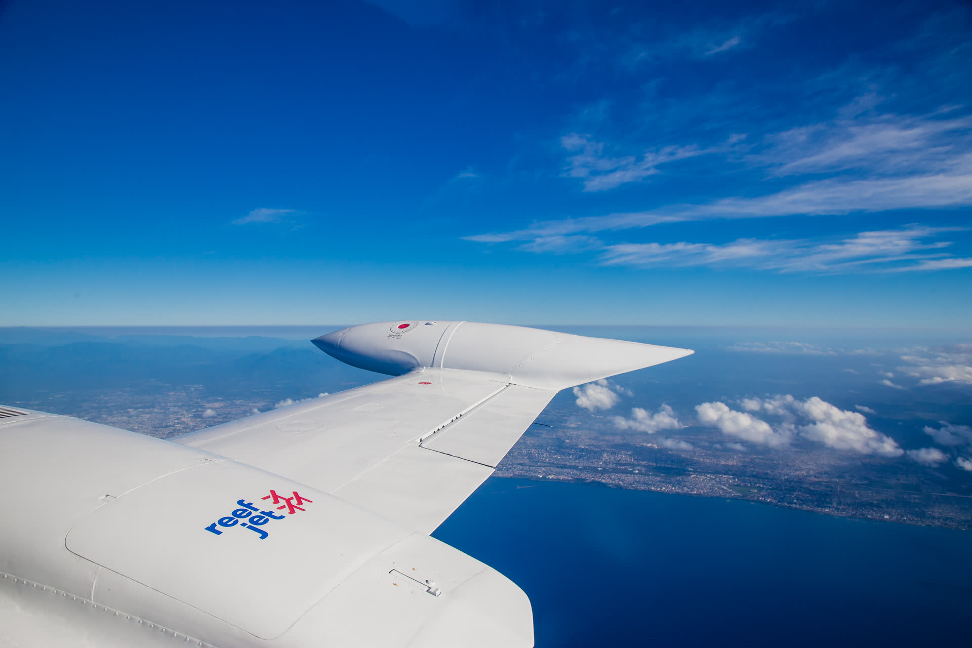 Vista aérea del Caribe desde un ReefJet